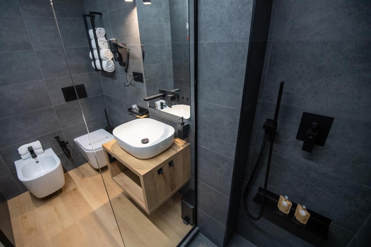 Contemporaneamente 147 - Modern & Comfort Rooms Bari Eksteriør billede