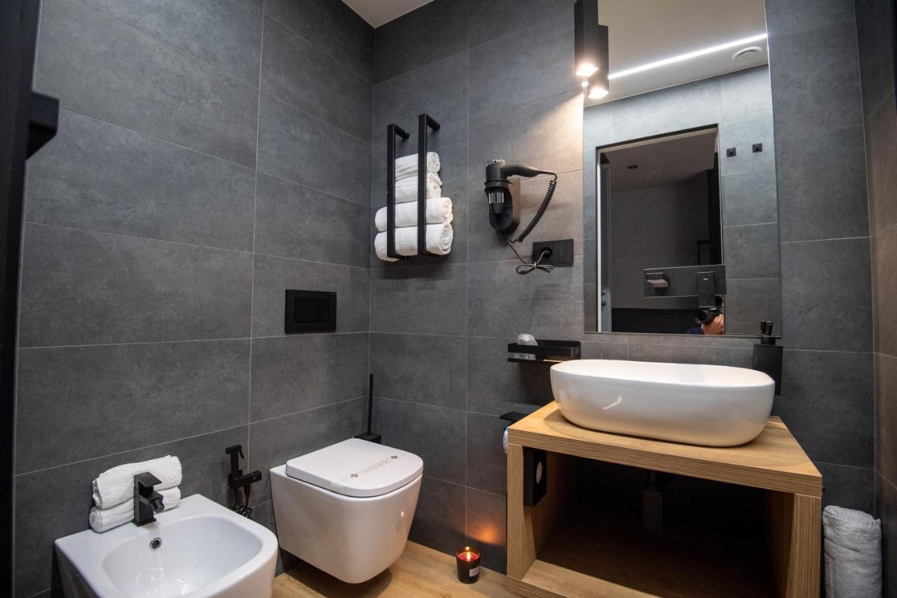 Contemporaneamente 147 - Modern & Comfort Rooms Bari Eksteriør billede
