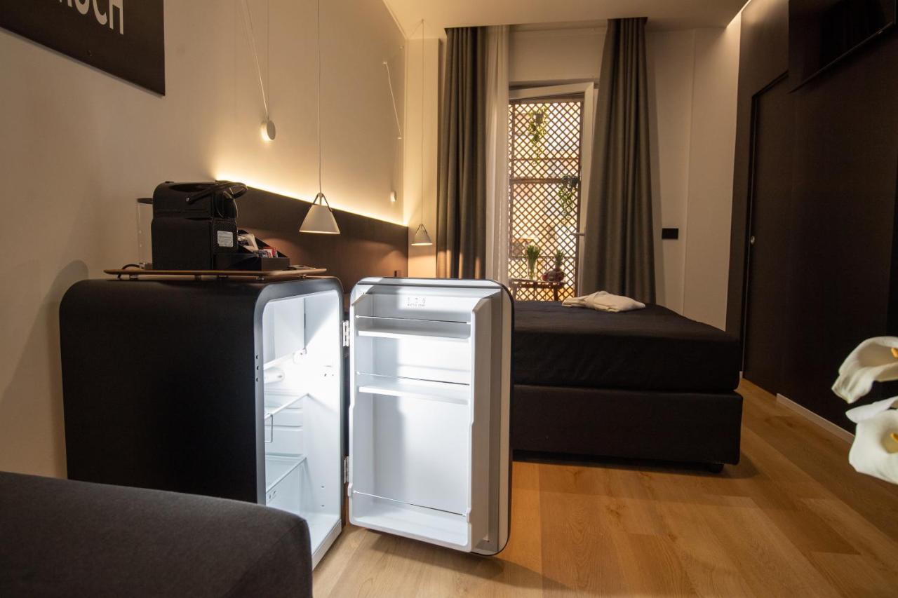 Contemporaneamente 147 - Modern & Comfort Rooms Bari Eksteriør billede
