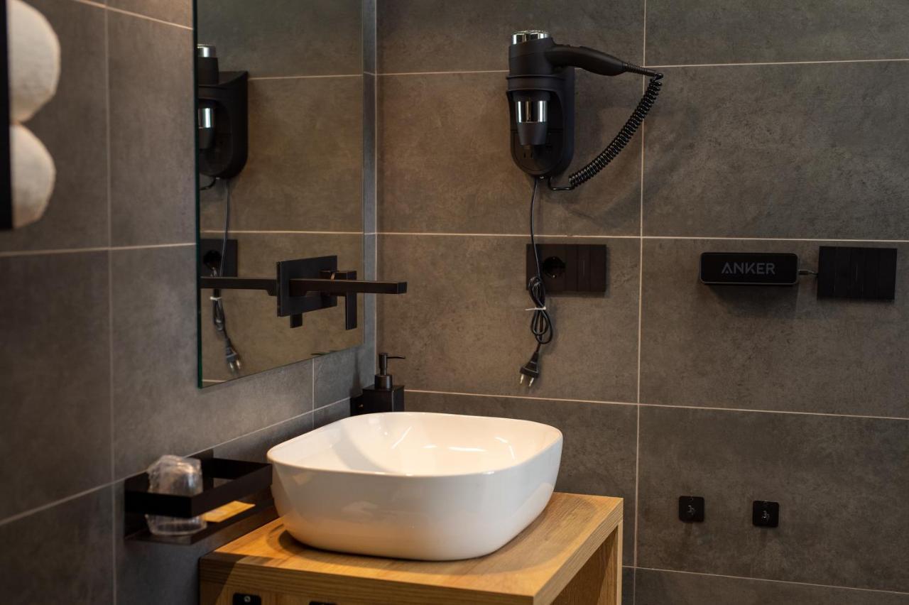 Contemporaneamente 147 - Modern & Comfort Rooms Bari Eksteriør billede