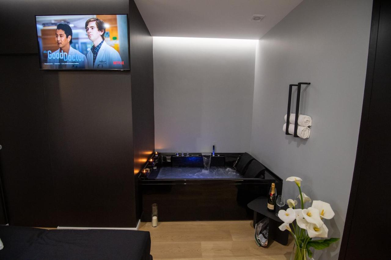 Contemporaneamente 147 - Modern & Comfort Rooms Bari Eksteriør billede